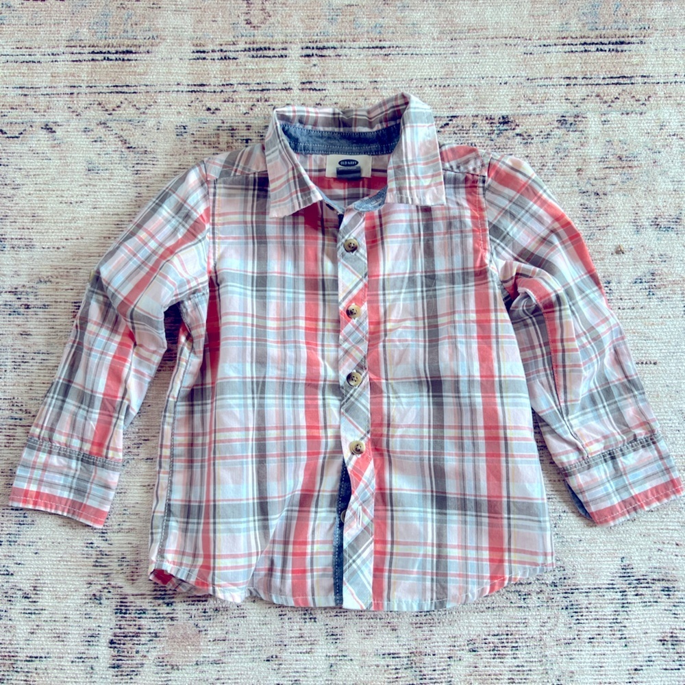 Old Navy Gray and Pink Button Down Shirt